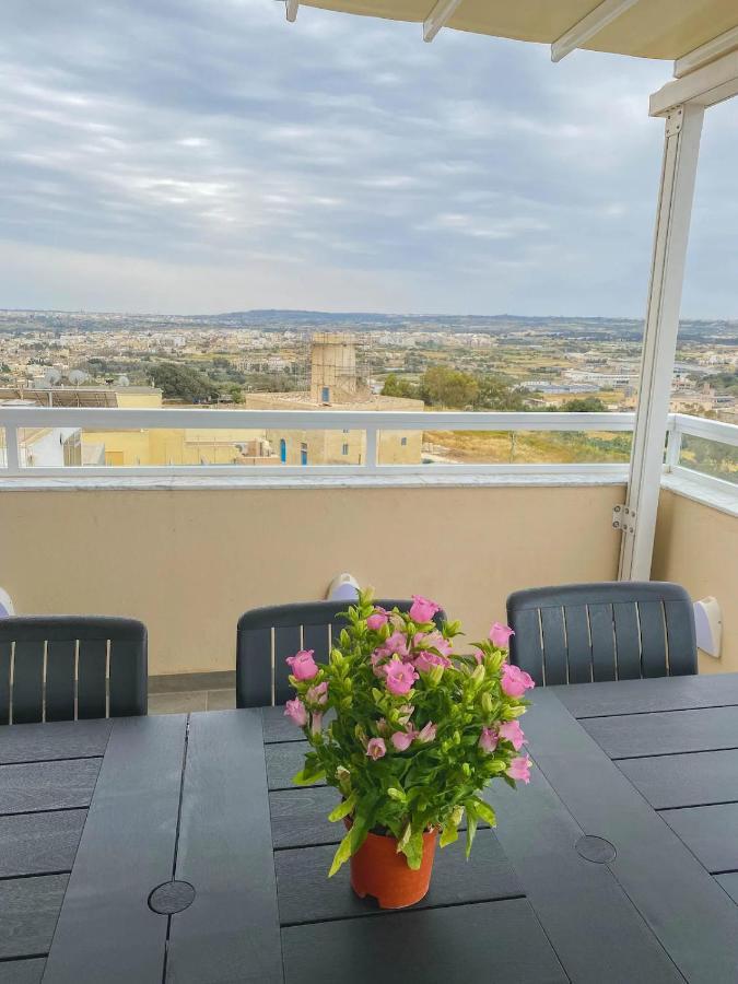 Ferienwohnung The Blue Mill Penthouse With Beautiful Views Naxxar Exterior foto